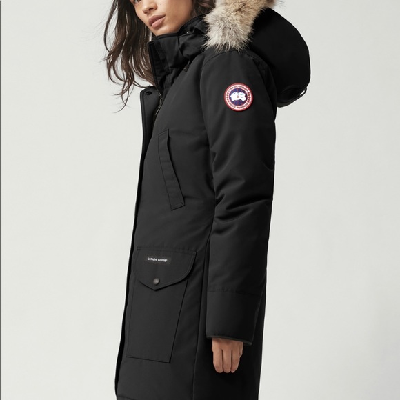 Canada Goose Trillium Parka in black. Size small - Picture 2 of 7